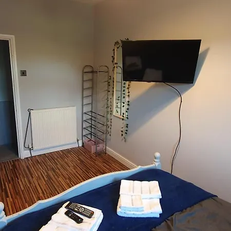 In With Hot Tub And Three Cats Проживание в семье Glusburn